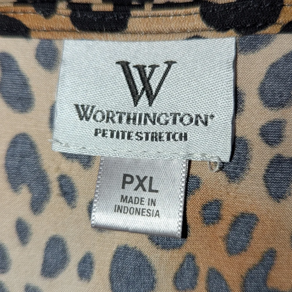 Worthington Leopard Print Blouse with‎ Flutter Sleeves